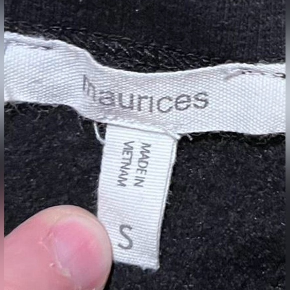 Maurices Women’s S Def Leppard Off The Shoulder Black Graphic Sweatshirt - Picture 3 of 7